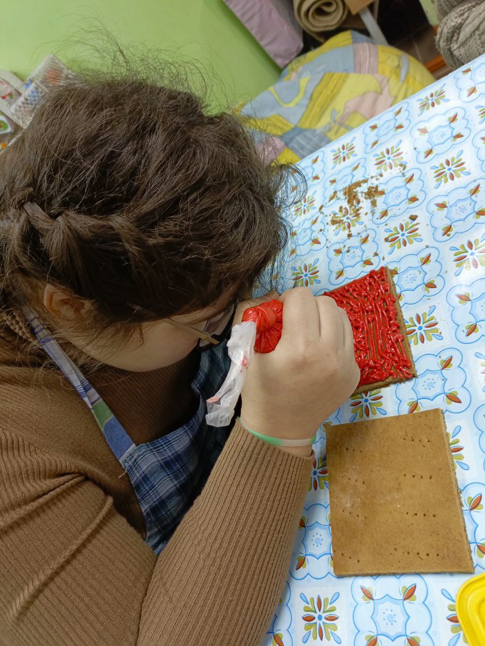 Мастер-класс по росписи пряничного домика